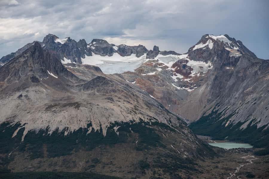 Emerald Lagoon Helicopter seeing - Starting in Ushuaia with a short safety briefing