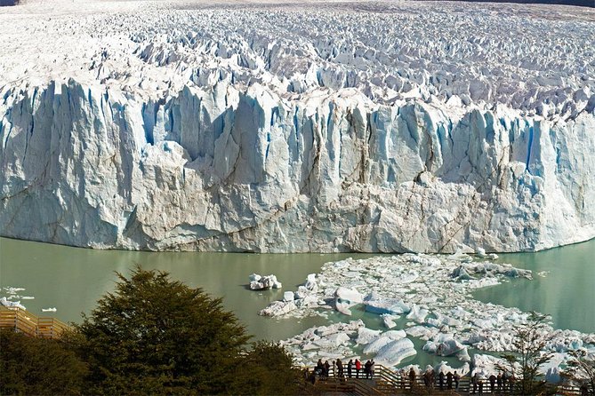 Excursion to the Perito Moreno Glacier, with guide and transfer to / from the hotel - Why Perito Moreno is worth the long ride