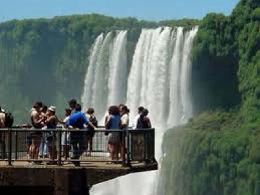 Explore Iguazu Falls in Brazil: An Unforgettable Experience - Facing Devils Throat