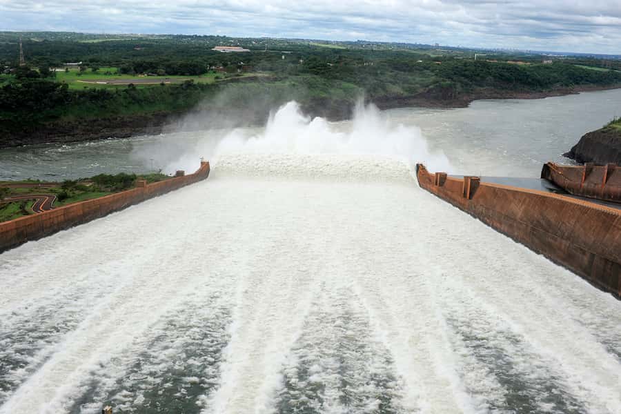 From Argentina: Iguazu Falls Brazil Side & Itaipu Dam - Lunch is a pause, not part of the price