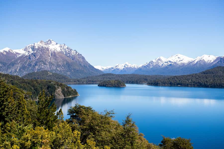 From Bariloche: Chico Circuit & Colonia Suiza Tour - San Martín de los Andes offers a longer pause by Lake Lácar