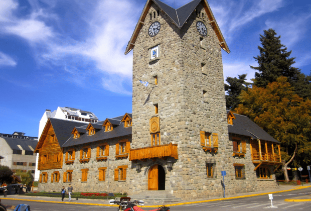 From Bariloche: Half-Day Circuito Chico Sightseeing Tour - Golf courses, the Angostura Bridge, and Bahía López