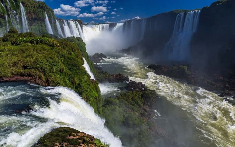 From Buenos Aires: 3-Day Iguazu Falls Tour with Airfare - Flying from Buenos Aires to the falls