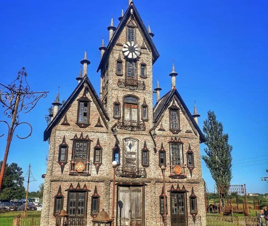 From Buenos Aires: Magical and Mysterious Campanopolis Tour - What makes Campanópolis so unusual