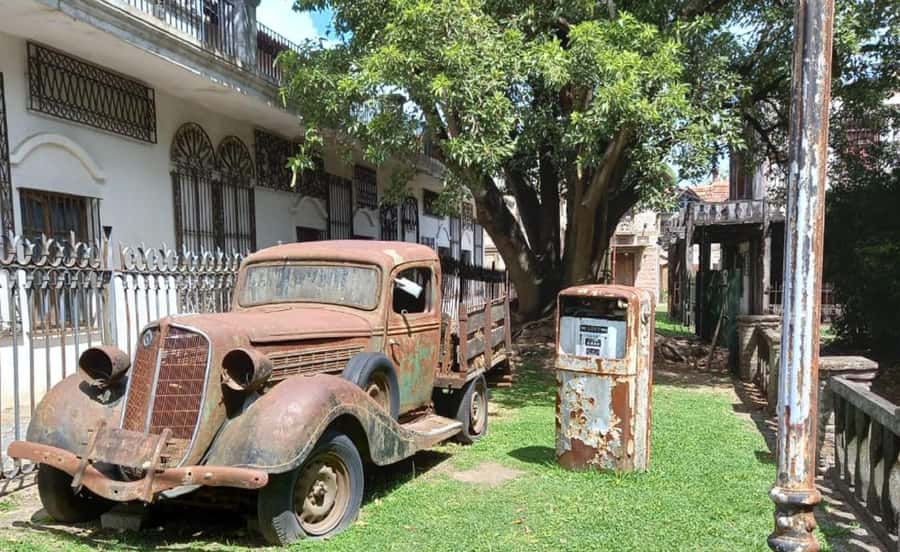 From Buenos Aires: Magical and Mysterious Campanopolis Tour - Walking, children, and the pace of the day
