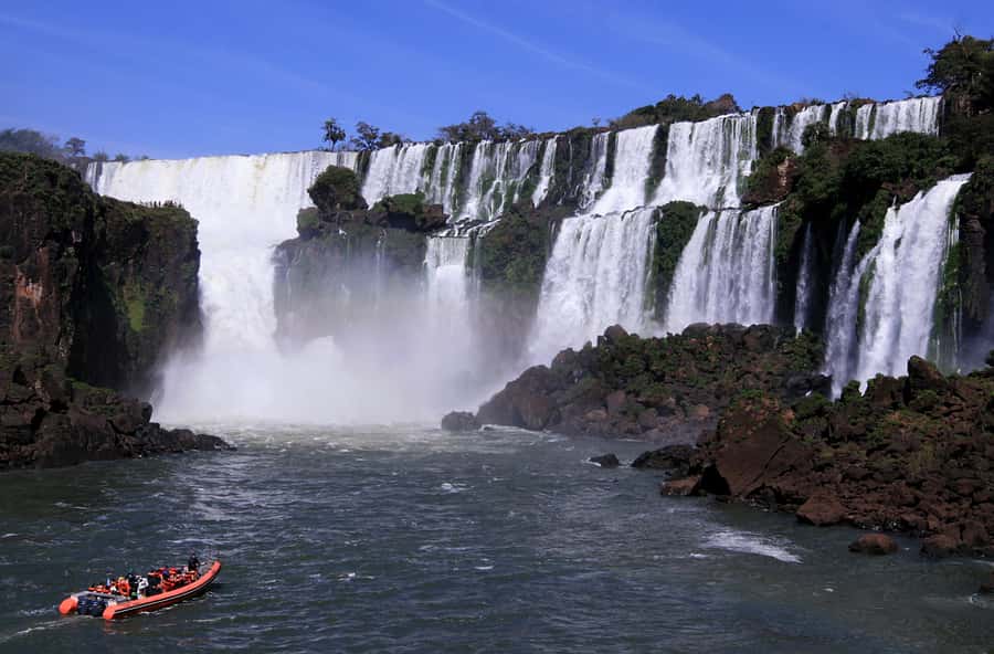 From Foz do Iguaçu: Iguazú Falls Boat Ride Argentina - Who should book this tour
