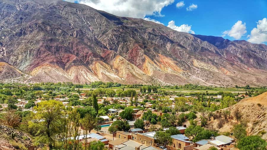 From Jujuy: Day Trip to Quebrada de Humahuaca - What the guide and vehicle mean for your day