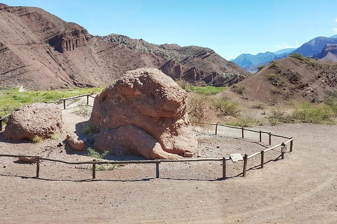 Full-Day Tour Cafayate Calchaqui Valleys with Wine - Two hours in Cafayate for lunch and a look around