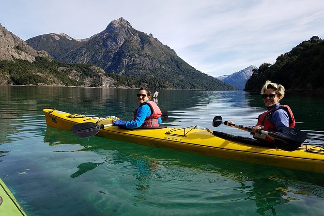 Half a day of kayaking on the Nahuel Huapi lake in private service - Who should book this outing