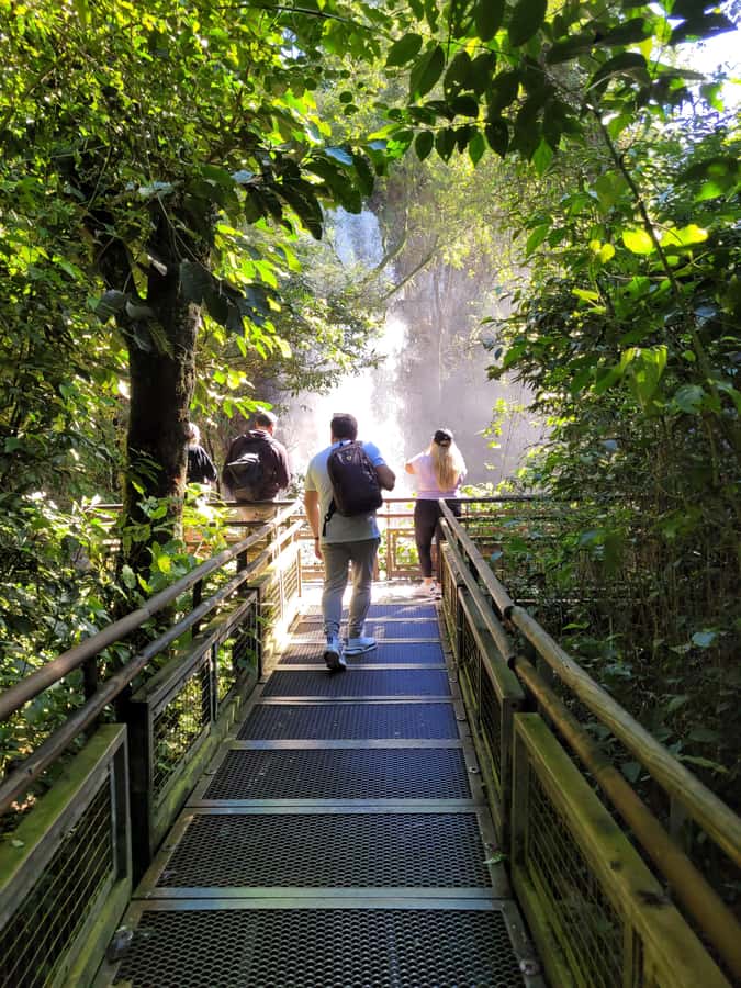 Iguazu Falls: Guided Tour in Argentinean Side - The Upper Trail, broad views over the falls