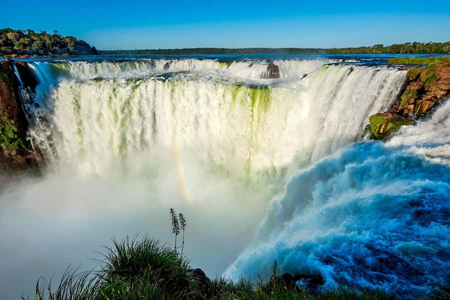 Iguazú Falls: The Natural Wonder of Argentina - How the day is organized
