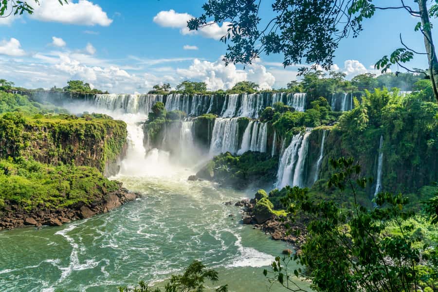 Iguazú Falls: The Natural Wonder of Argentina - The morning transfer from Puerto Iguazú or Foz do Iguaçu