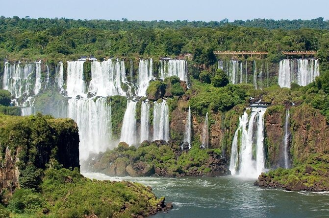 Iguazu Falls: Visit to Argentinian and Brazilian Side in two days - What the guides add, and where the service varies