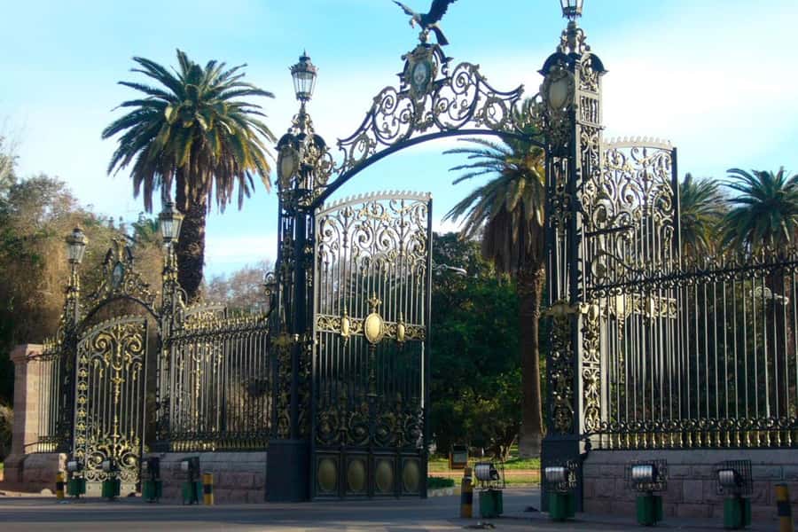 Mendoza: City tour with visit to General San Martin Park - Frank Romero Day Amphitheater and the harvest festival
