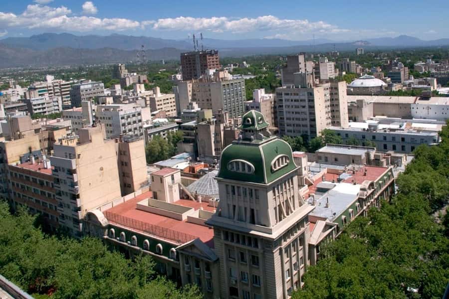 Mendoza: City tour with visit to General San Martin Park - Spanish commentary and the pace of the route