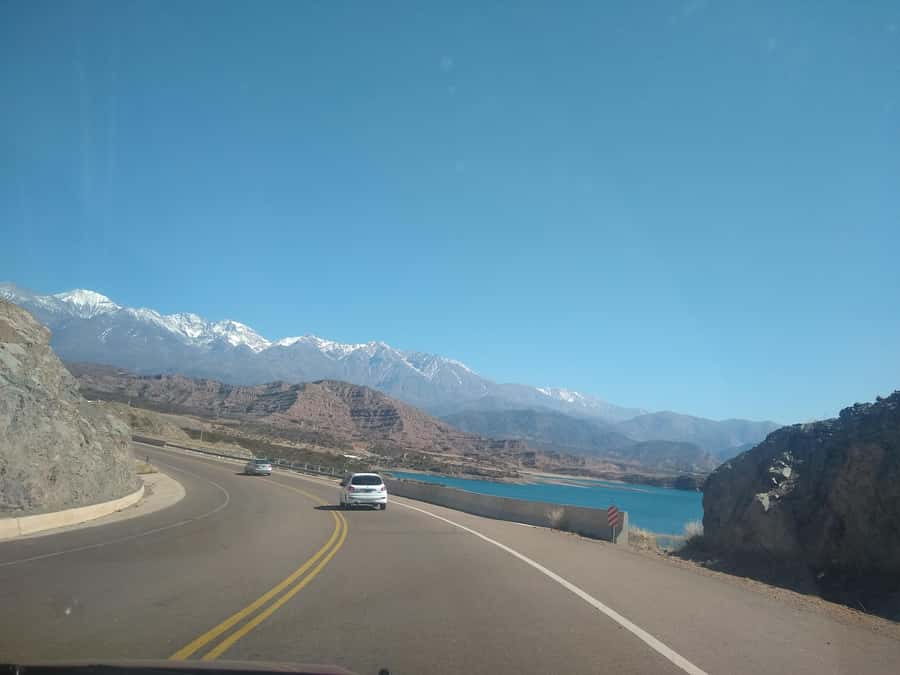 Mendoza: half day in the Andean foothills - Potrerillos Dam and its 10-kilometer lake