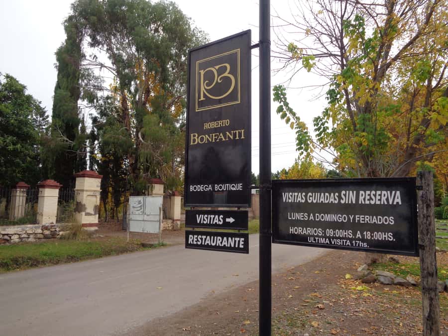 Mendoza: Half-Day Wine Tour with Tastings - The olive oil factory in the regular option