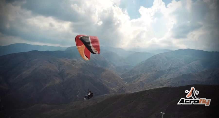 Mendoza: Paragliding Tandem Flight with Instructor - Flying above Mendoza from Cerro Arco