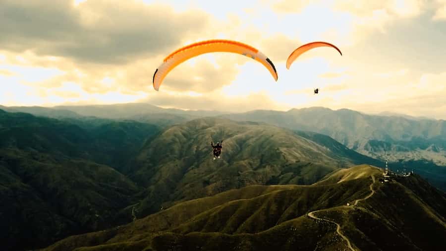 Mendoza: Paragliding Tandem Flight with Instructor - Who should book this flight