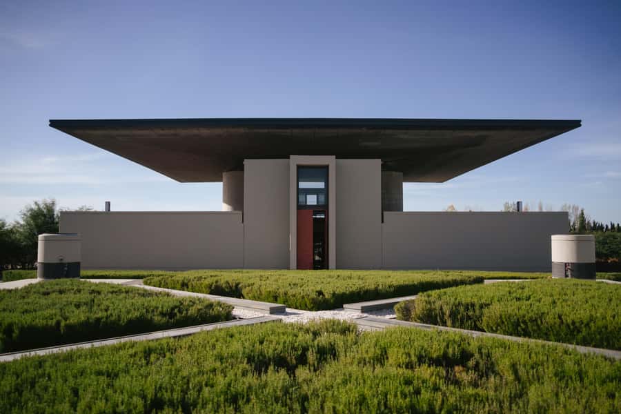 Mendoza: Tour with tasting and lunch High Altitude Wineries - Piedra Infinita Zuccardi at 11 a.m.