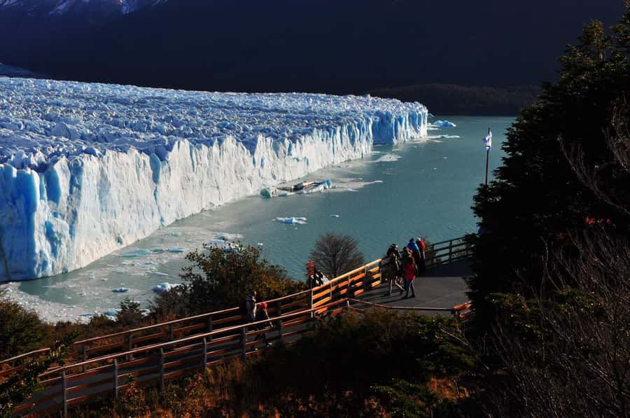 Moreno Glacier: Tour from El Calafate with tour guide, walkways, and boat ride - The ride from El Calafate to the national park