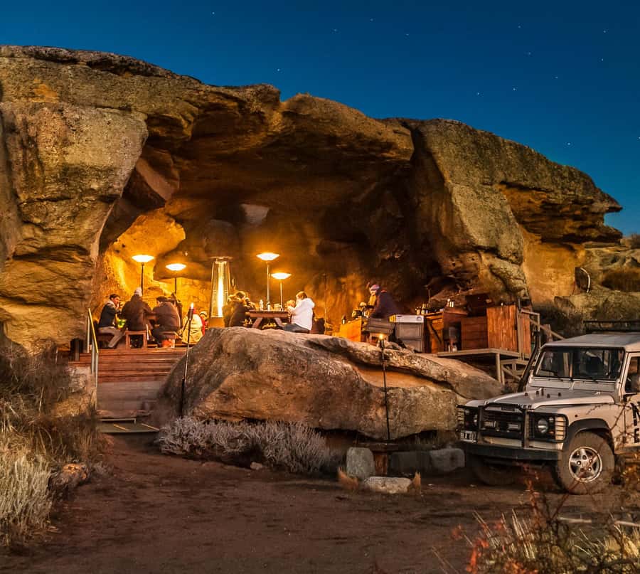 NATIVE EXPERIENCE - LAKES AND CAVERNS - The 4x4 ride from El Calafate
