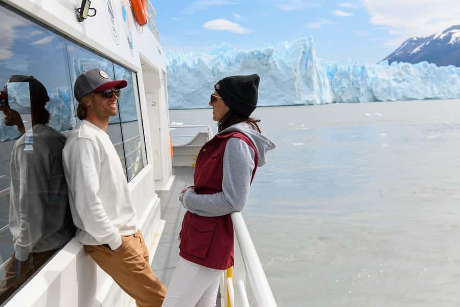 Nautical Safari: Navigate and feel the energy of the Perito Moreno Glacier. - Why the glacier looks different from the boat