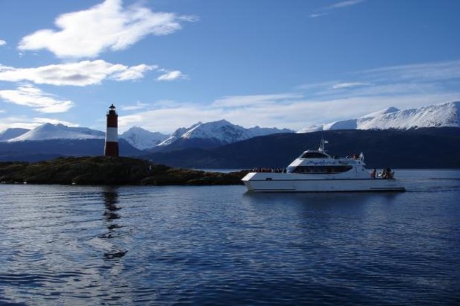 Navigation to Beagle Channel and Sea Lions Island with Transfers - A half-day introduction to the Beagle Channel