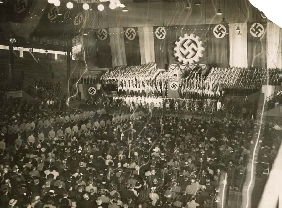 Nazis in Buenos Aires: a historical walking tour - Luna Park and the power of a public crowd