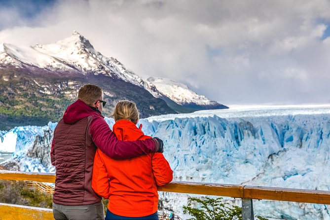 Perito Moreno Glacier Minitrekking Experience - Sailing toward the ice front