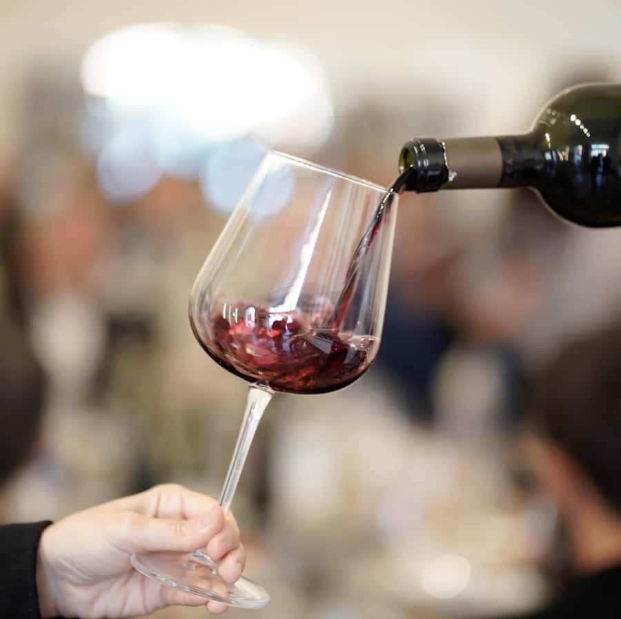 Premium Argentinian Wine and Malbec Tasting & Urban Art Tour - The guides are part of the experience