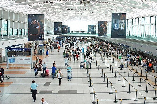 Private Airport Transfer in or out with english speaking driver. - The drivers add a local touch