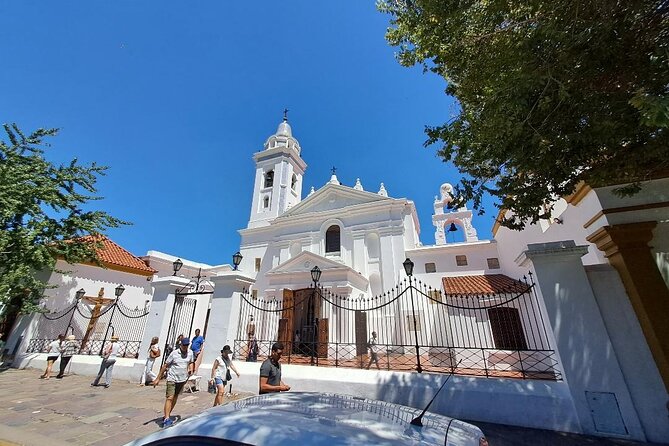 Private City Tour in Car of Buenos Aires with a Local Guide - Plaza de Mayo gives the tour its historical center