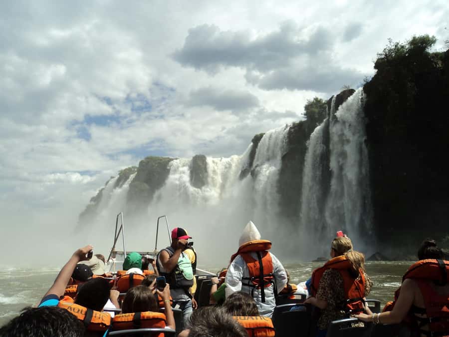 Puerto Iguazu: Argentine Falls & Great Adventure Boat - How the day feels from start to finish