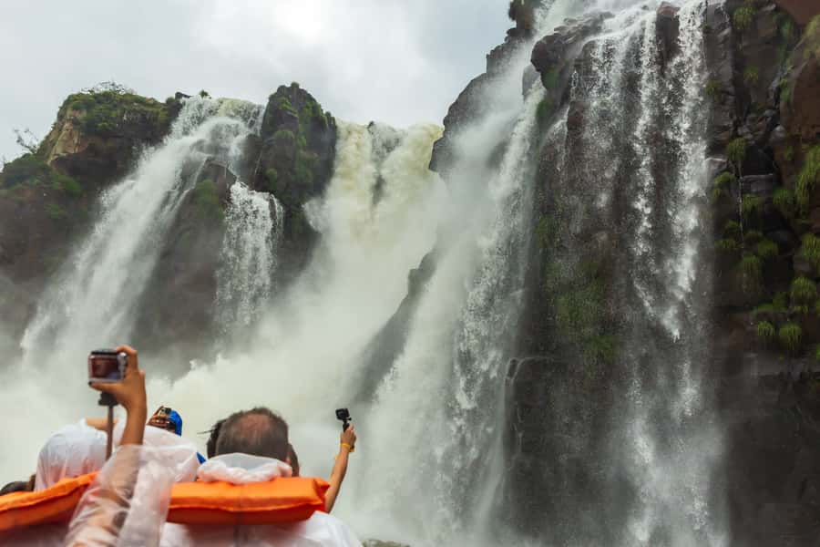 Puerto Iguazu: Iguazu Falls Boat Tour and Gran Aventura - Age, mobility, and comfort checks