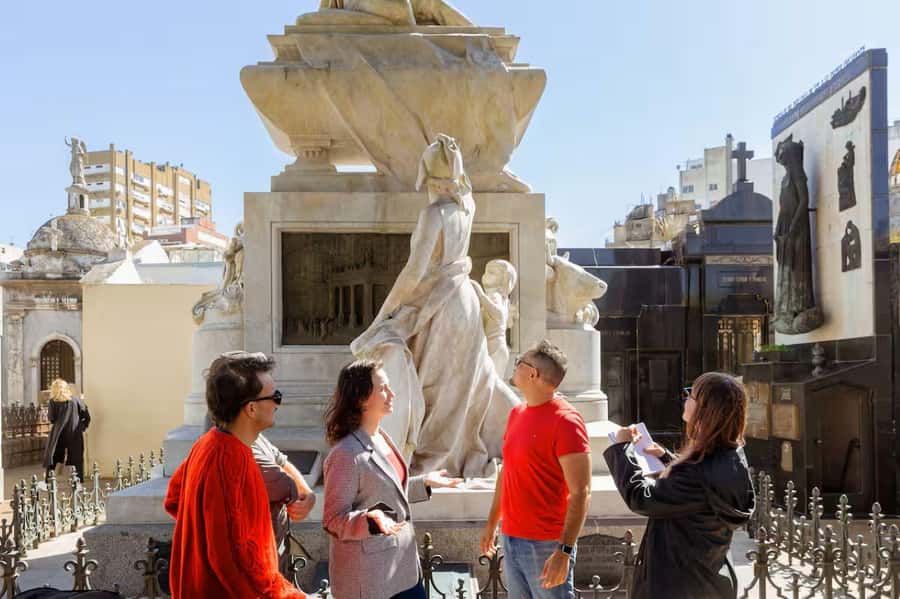 Recoleta & Cemetery for curious people - The Torre Monumental and the city’s public image