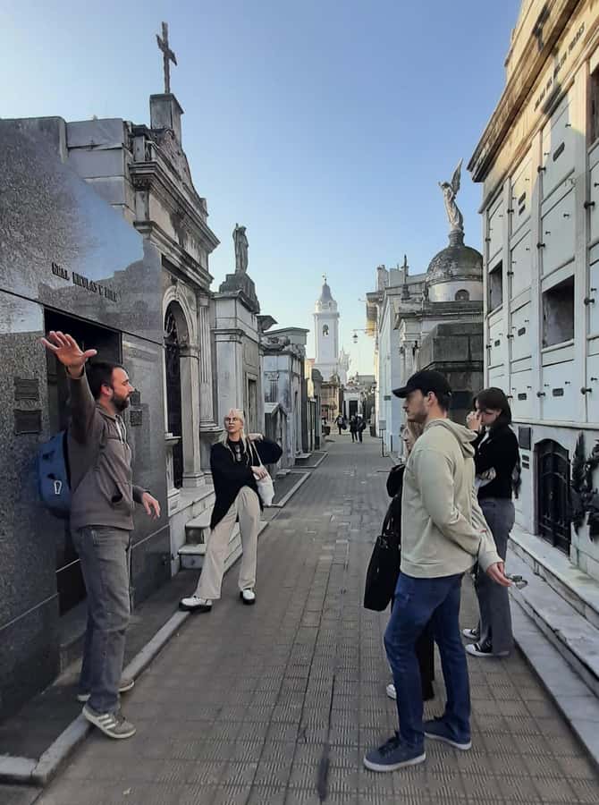 Recoleta Cemetery - Small Group Tour of History & Secrets - Key points to know before you book