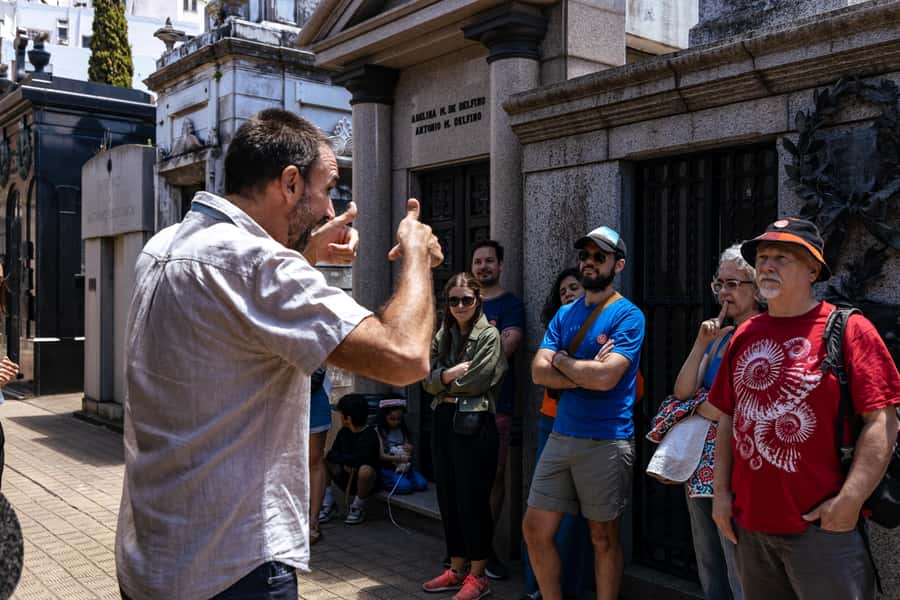 Recoleta Cemetery - Small Group Tour of History & Secrets - Meeting at Plazoleta Chabuca Granda