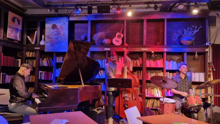 Recoleta Walking Tour and Live Jazz Show - Iglesia del Pilar and the Recoleta Cemetery area