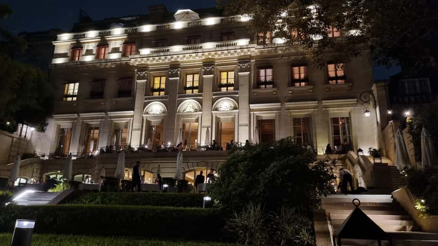 Recoleta Walking Tour and Live Jazz Show - The intimate jazz club finale