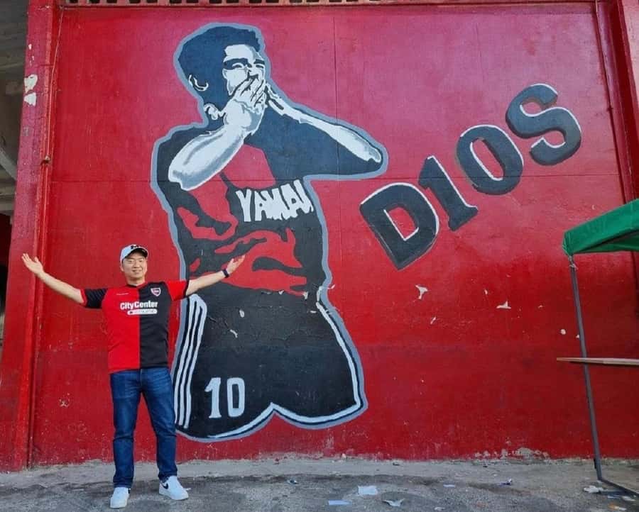 Rosario: Newell's Old Boys Football Match and Messi Tour - Pre-match food, beer, and the streets around the stadium