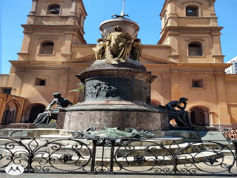 San Telmo Private Guided amazing Walking Tour - Casa Minima And Paseo de la Historieta