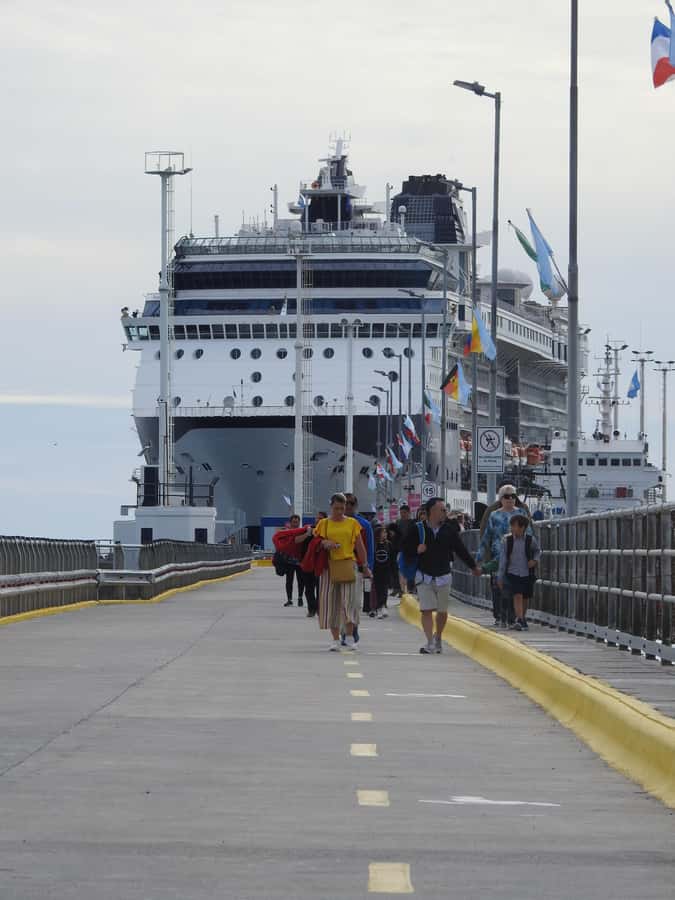 Shore Tours Peninsula Valdes Puerto Madryn Cruise Passengers - Meeting the van at Puerto Madryn pier