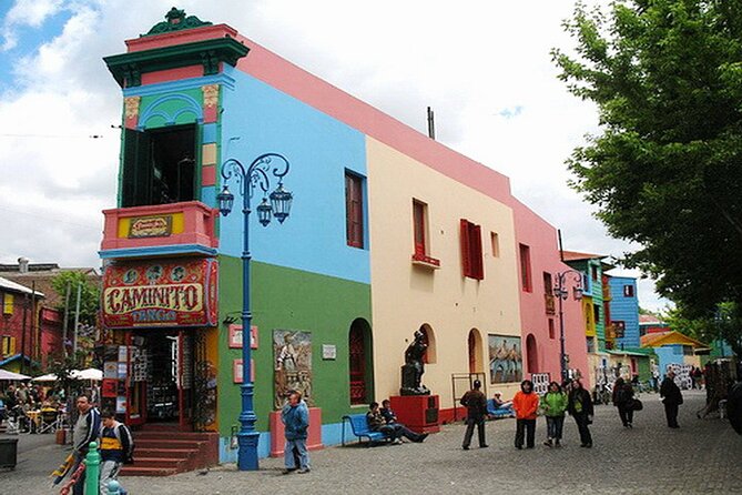 Small-group Buenos Aires City Tour - Recoleta: elegant streets, craft stalls, and a missed opportunity
