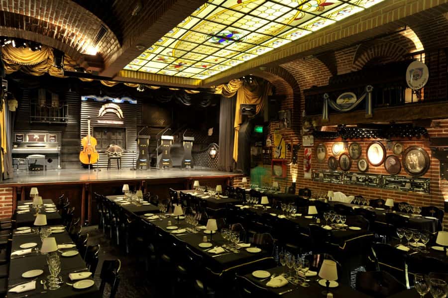 Tango show in La Ventana with optional Dinner - The Evita segment adds theatre and emotion