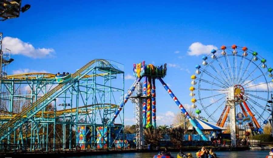 Tigre: Parque de la Costa Ticket & Transfers - The roller coasters and thrill rides