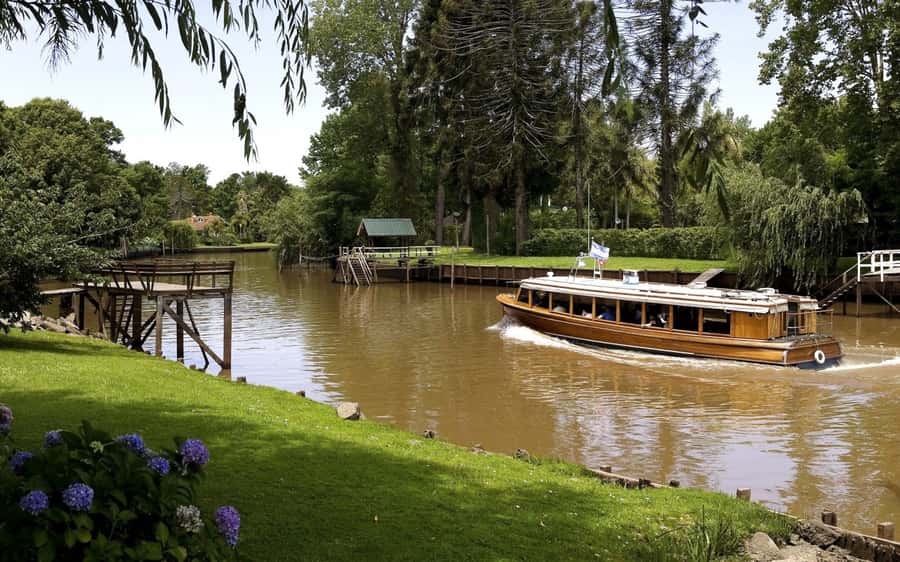 Tigre with Lunch overlooking the River and Navigation - Paseo Victorica and the Tigre Art Museum Gardens