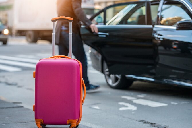 Transfer Buenos Aires International Airport (EZE) to Downtown Hotel - Meet-and-greet after customs