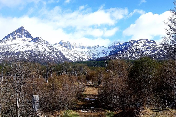 Trekking Emerald Lagoon - What the small group changes