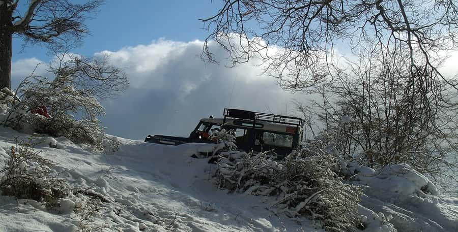 Ushuaia 4WD Off-Road Adventure: Hidden Lakes & Argentine BBQ - Summer canoeing on Lake Escondido